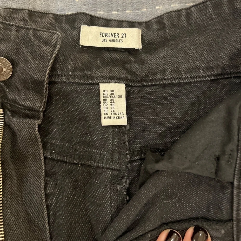 NWT Forever 21 High Waisted Jean Short - Black - Picture 10 of 11